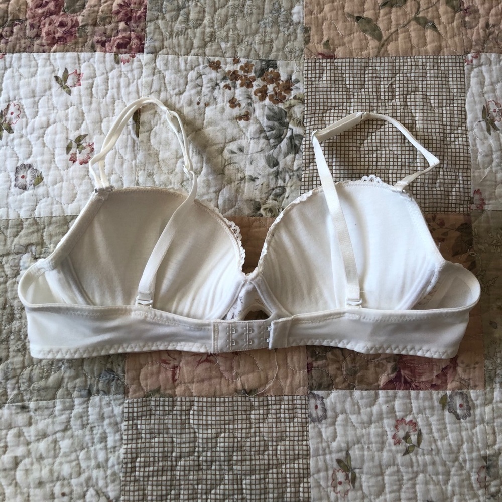 Ivory lace bra - Picture 2 of 2